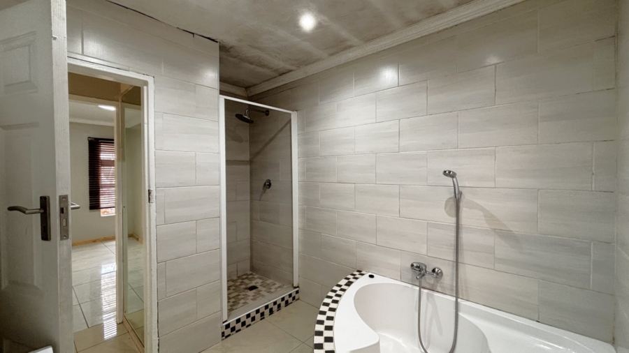 3 Bedroom Property for Sale in Rocklands Western Cape